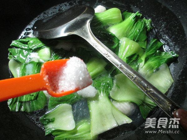 Boiled Vermicelli with Vegetables and Light Shell Balls recipe