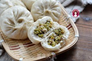 Pork, Cowpea and Mixed Grain Buns recipe