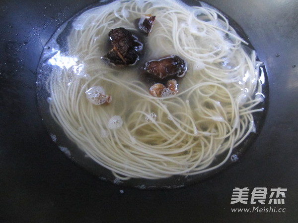 Mushroom and Egg Noodle Soup recipe