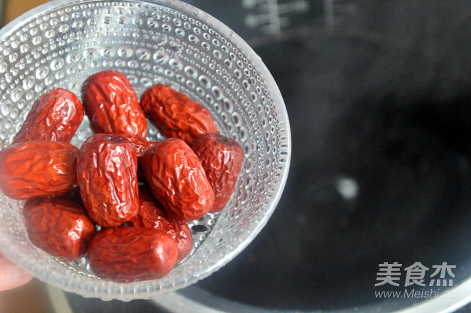 Brown Sugar, Red Dates and Black Rice Porridge recipe