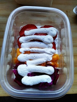 Simple and Quick Bento Lunch Box Fruit Box Cake recipe