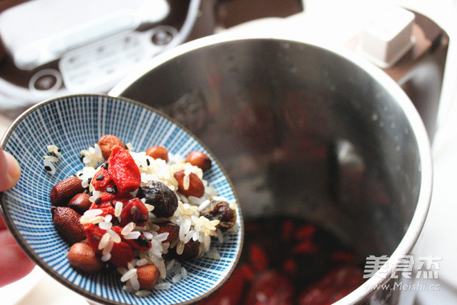 Dried Fruit and Mixed Grain Porridge recipe