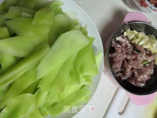 Quick-hand Dish Made in Ten Minutes-lettuce with Minced Meat recipe
