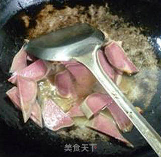 Stir-fried Pork Tongue with Garlic Sprouts recipe