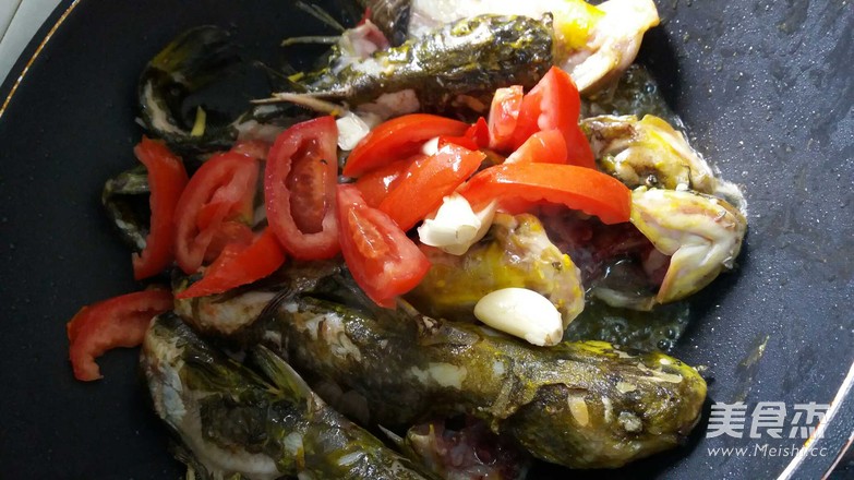 Braised Sauerkraut with Yellow Bone Fish recipe