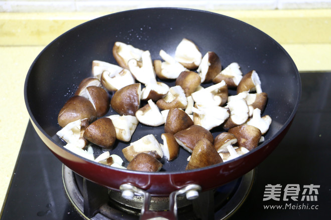 Hengda Xing'an Broccoli Stir-fried Mushroom recipe