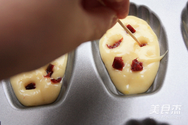 Cranberry Madeleine recipe