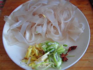 Northeast Eight Stewed Pork Stewed Vermicelli recipe