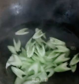 Stir-fried Sausage with Celery recipe