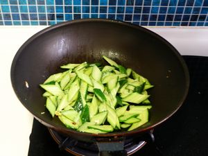 Fried Goose Eggs with Cucumber recipe