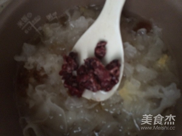 White Fungus and Peach Congee recipe