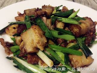 Fried Pork with Garlic Sprouts#肉肉厨 recipe