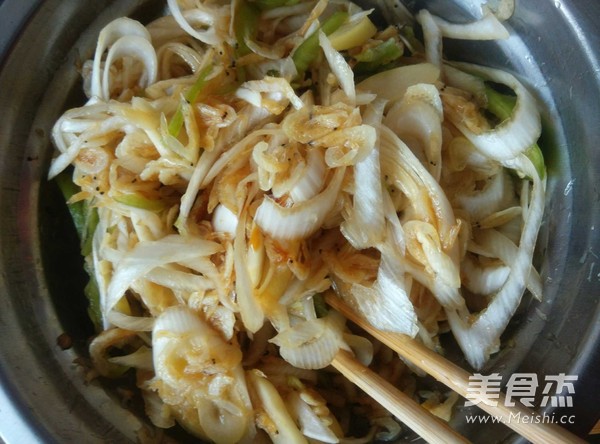 Scallion Mixed with Shrimp Skin recipe