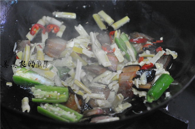 Stir-fried Bacon with Bamboo Shoots recipe