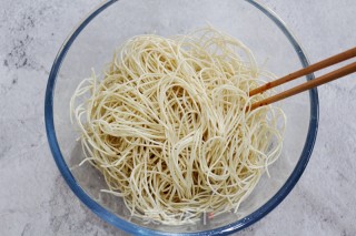 Refreshing Hot Dry Noodles recipe