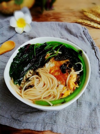 Seaweed and Egg Noodle Soup
