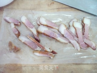 Stir-fried Bacon with Tea Tree Mushroom recipe