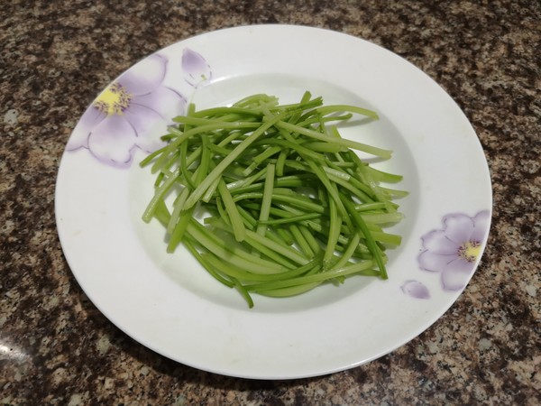 Stir-fried Sweet Potato Leaves with Garlic recipe