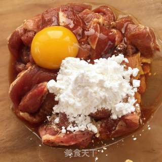 Steamed Bowl with Small Crispy Pork recipe