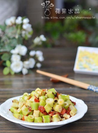 Steamed Spring Bamboo Shoots with Chopped Pepper recipe