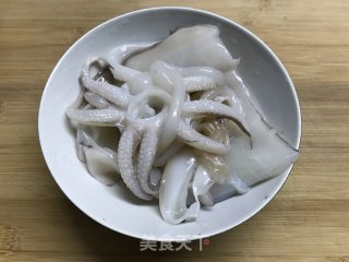 Stir-fried Cuttlefish with Potherb Mustard and Green Pepper recipe