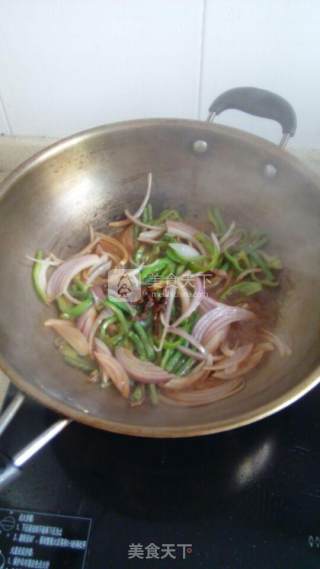 Braised Noodles with Green Pepper and Beans recipe