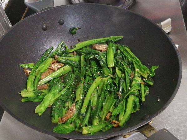 Stir-fried Wheat Dishes with Dace in Black Bean Sauce recipe