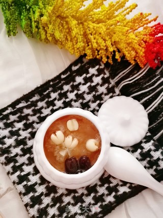 Red Date, Lotus Seed and Tremella Soup recipe