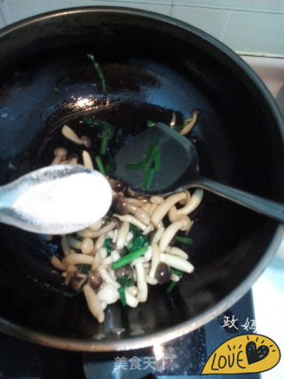 Stir-fried Seafood Mushroom recipe