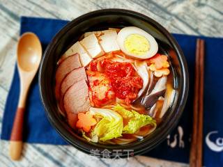 Sour and Spicy Kimchi Noodles recipe