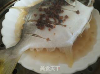 Steamed Golden Pomfret recipe