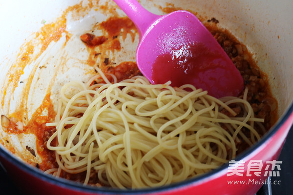 Spaghetti with Mushroom Meat Sauce recipe