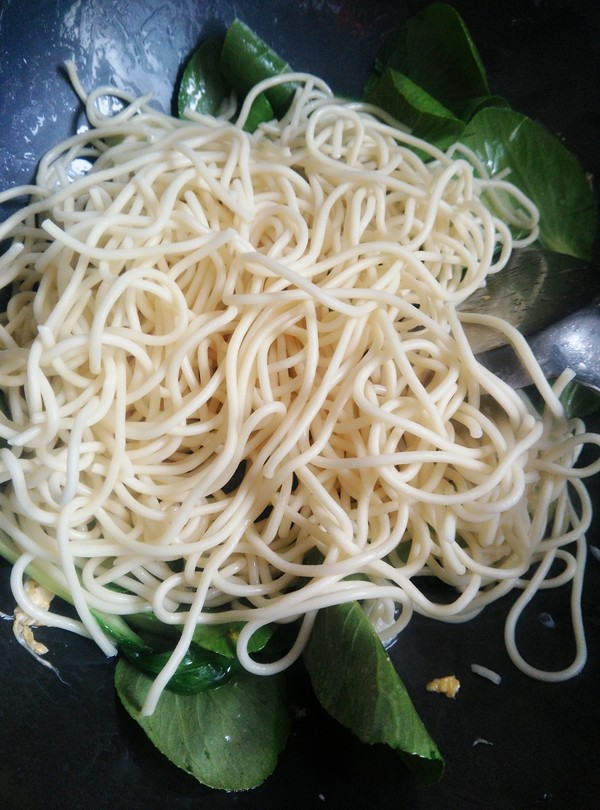 Fried Noodles with Cabbage and Egg recipe