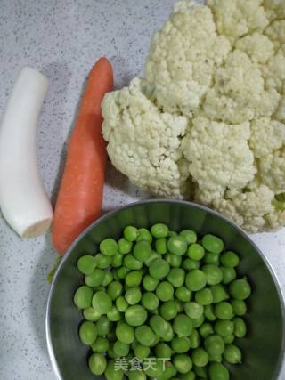 Stir-fried Cauliflower with Peas recipe