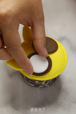 Steps for Making Fondant Cup Cakes recipe