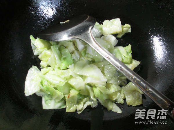 Stir-fried Sea Prawns with Cabbage recipe