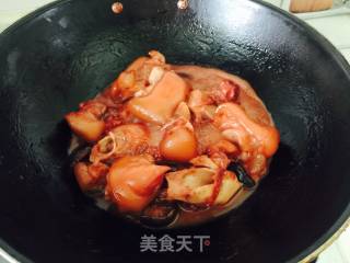 Braised Pig's Trotters with Red Glutinous Rice recipe