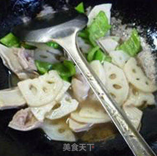 Stir-fried Lotus Root with Green Pepper Pork Belly recipe