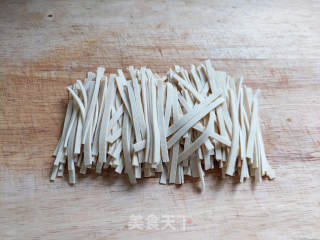 Stir-fried Bean Curd with Leek recipe