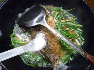 Grilled River Crucian with Chives recipe