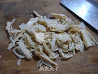 Fried Lentils with Bamboo Shoots recipe