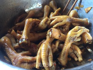 Braised Chicken Feet with Pepper Oil recipe