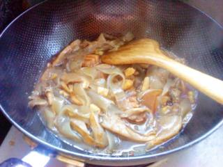 Stewed Mushrooms with Spicy Noodles recipe