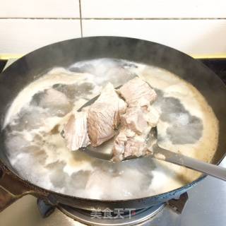 [guangdong] Sea Coconut Lean Meat Soup recipe