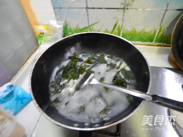 Seaweed and Winter Melon Soup recipe
