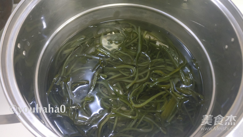 Hot and Sour Kelp Shreds recipe