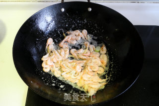 Stir-fried Shrimps with Zucchini recipe