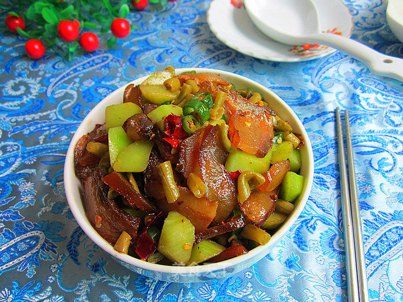 Stir-fried Pork Cheek with Pork recipe