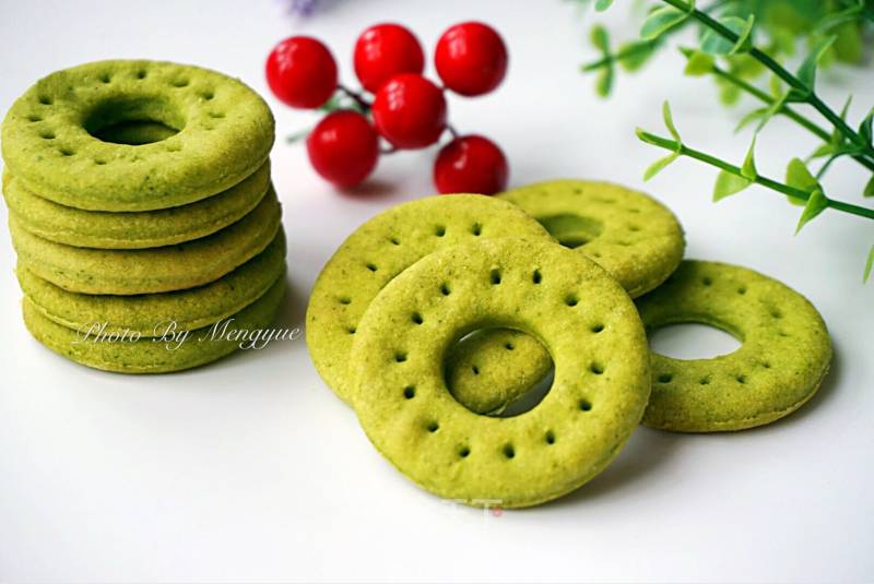 #aca烤明星大赛# Spinach Biscuit Ring (very Suitable for Baby's Teething Biscuits) recipe
