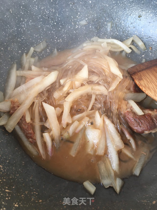 Braised Pork Noodles and Stewed Radish recipe